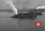 Standbild Verletzte US-Soldaten Aussteigen aus einem Dampfschiff New York City Harbor USA, 1919, aus Sekunde 53 historischem Filmmaterial Videoclip 65675022382