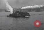 Standbild Verletzte US-Soldaten Aussteigen aus einem Dampfschiff New York City Harbor USA, 1919, aus Sekunde 56 historischem Filmmaterial Videoclip 65675022382