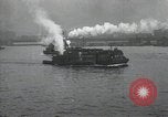 Standbild Verletzte US-Soldaten Aussteigen aus einem Dampfschiff New York City Harbor USA, 1919, aus Sekunde 59 historischem Filmmaterial Videoclip 65675022382