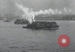Standbild Verletzte US-Soldaten Aussteigen aus einem Dampfschiff New York City Harbor USA, 1919, aus Sekunde 62 historischem Filmmaterial Videoclip 65675022382