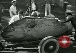 Immagine di Byron collegare in piccolo sommergibile Michigan City Indiana USA, 1938, secondo 6 filmato di repertorio 65675022389