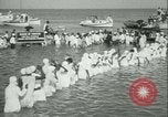 Immagine di Il vescovo C M Grazia Newport News Virginia USA, 1938, secondo 18 filmato di repertorio 65675022390
