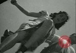 Standbild Jitterbug tanzen Variationen Venice Beach Los Angeles California USA, 1938, aus Sekunde 6 historischem Filmmaterial Videoclip 65675022391