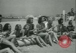 Standbild Jitterbug tanzen Variationen Venice Beach Los Angeles California USA, 1938, aus Sekunde 13 historischem Filmmaterial Videoclip 65675022391