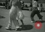 Standbild Jitterbug tanzen Variationen Venice Beach Los Angeles California USA, 1938, aus Sekunde 25 historischem Filmmaterial Videoclip 65675022391