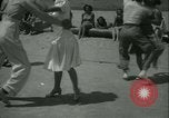 Standbild Jitterbug tanzen Variationen Venice Beach Los Angeles California USA, 1938, aus Sekunde 39 historischem Filmmaterial Videoclip 65675022391