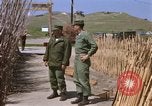 Standbild Captain Charles Robb Camp Pendleton California USA, 1968, aus Sekunde 46 historischem Filmmaterial Videoclip 65675022393