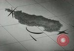 Standbild Torpedo Angriff und Position Kaiserin Augusta Bucht, 1943, aus Sekunde 34 historischem Filmmaterial Videoclip 65675022400