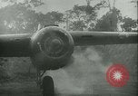 Standbild Bombenanschlag am Hansa Bucht und Wewak Papua Neu Guinea, 1943, aus Sekunde 58 historischem Filmmaterial Videoclip 65675022408