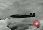 Standbild Bombenanschlag am Hansa Bucht und Wewak Papua Neu Guinea, 1943, aus Sekunde 62 historischem Filmmaterial Videoclip 65675022408