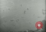 Standbild Bombardierung auf Rabaul Papua Neu Guinea, 1943, aus Sekunde 9 historischem Filmmaterial Videoclip 65675022409