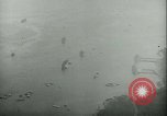 Standbild Bombardierung auf Rabaul Papua Neu Guinea, 1943, aus Sekunde 11 historischem Filmmaterial Videoclip 65675022409