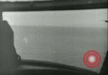 Standbild Bombardierung auf Rabaul Papua Neu Guinea, 1943, aus Sekunde 15 historischem Filmmaterial Videoclip 65675022409