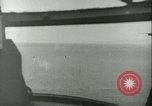 Standbild Bombardierung auf Rabaul Papua Neu Guinea, 1943, aus Sekunde 16 historischem Filmmaterial Videoclip 65675022409