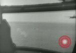Standbild Bombardierung auf Rabaul Papua Neu Guinea, 1943, aus Sekunde 17 historischem Filmmaterial Videoclip 65675022409