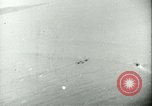 Standbild Bombardierung auf Rabaul Papua Neu Guinea, 1943, aus Sekunde 21 historischem Filmmaterial Videoclip 65675022409