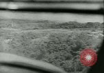 Standbild Bombardierung auf Rabaul Papua Neu Guinea, 1943, aus Sekunde 27 historischem Filmmaterial Videoclip 65675022409