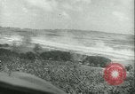 Standbild Bombardierung auf Rabaul Papua Neu Guinea, 1943, aus Sekunde 31 historischem Filmmaterial Videoclip 65675022409