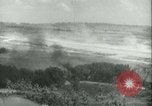 Standbild Bombardierung auf Rabaul Papua Neu Guinea, 1943, aus Sekunde 35 historischem Filmmaterial Videoclip 65675022409