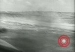 Standbild Bombardierung auf Rabaul Papua Neu Guinea, 1943, aus Sekunde 39 historischem Filmmaterial Videoclip 65675022409