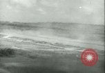 Standbild Bombardierung auf Rabaul Papua Neu Guinea, 1943, aus Sekunde 40 historischem Filmmaterial Videoclip 65675022409
