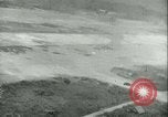 Standbild Bombardierung auf Rabaul Papua Neu Guinea, 1943, aus Sekunde 47 historischem Filmmaterial Videoclip 65675022409
