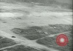 Standbild Bombardierung auf Rabaul Papua Neu Guinea, 1943, aus Sekunde 48 historischem Filmmaterial Videoclip 65675022409