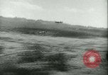 Standbild Bombardierung auf Rabaul Papua Neu Guinea, 1943, aus Sekunde 54 historischem Filmmaterial Videoclip 65675022409