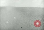 Standbild Bombardierung auf Rabaul Papua Neu Guinea, 1943, aus Sekunde 58 historischem Filmmaterial Videoclip 65675022409