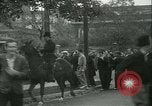 Standbild Vias ZUSAmmenstoß mit der Polizei Wyomissing Pennsylvania USA, 1936, aus Sekunde 34 historischem Filmmaterial Videoclip 65675022415