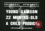 Standbild Baby Larry Simms Gewichte heben Venice Beach Los Angeles California USA, 1936, aus Sekunde 5 historischem Filmmaterial Videoclip 65675022417