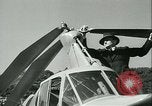 Standbild Pilot Jim Ray mit Autogiro aerobile Washington DC USA, 1936, aus Sekunde 40 historischem Filmmaterial Videoclip 65675022418