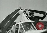 Standbild Pilot Jim Ray mit Autogiro aerobile Washington DC USA, 1936, aus Sekunde 41 historischem Filmmaterial Videoclip 65675022418