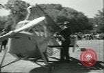 Standbild Pilot Jim Ray mit Autogiro aerobile Washington DC USA, 1936, aus Sekunde 47 historischem Filmmaterial Videoclip 65675022418