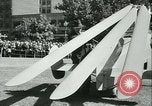 Standbild Pilot Jim Ray mit Autogiro aerobile Washington DC USA, 1936, aus Sekunde 49 historischem Filmmaterial Videoclip 65675022418