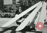 Standbild Pilot Jim Ray mit Autogiro aerobile Washington DC USA, 1936, aus Sekunde 50 historischem Filmmaterial Videoclip 65675022418