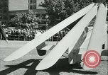 Standbild Pilot Jim Ray mit Autogiro aerobile Washington DC USA, 1936, aus Sekunde 52 historischem Filmmaterial Videoclip 65675022418