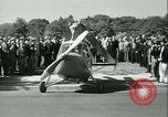 Standbild Pilot Jim Ray mit Autogiro aerobile Washington DC USA, 1936, aus Sekunde 58 historischem Filmmaterial Videoclip 65675022418