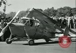 Standbild Pilot Jim Ray mit Autogiro aerobile Washington DC USA, 1936, aus Sekunde 60 historischem Filmmaterial Videoclip 65675022418