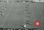 Standbild Notre Dame gegenüber der Carnegie Tech football South Bend Indiana USA, 1936, aus Sekunde 8 historischem Filmmaterial Videoclip 65675022420