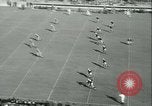 Standbild Notre Dame gegenüber der Carnegie Tech football South Bend Indiana USA, 1936, aus Sekunde 10 historischem Filmmaterial Videoclip 65675022420