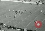 Standbild Notre Dame gegenüber der Carnegie Tech football South Bend Indiana USA, 1936, aus Sekunde 19 historischem Filmmaterial Videoclip 65675022420
