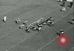 Standbild Notre Dame gegenüber der Carnegie Tech football South Bend Indiana USA, 1936, aus Sekunde 22 historischem Filmmaterial Videoclip 65675022420