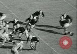 Standbild Notre Dame gegenüber der Carnegie Tech football South Bend Indiana USA, 1936, aus Sekunde 36 historischem Filmmaterial Videoclip 65675022420