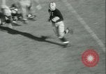 Standbild Notre Dame gegenüber der Carnegie Tech football South Bend Indiana USA, 1936, aus Sekunde 41 historischem Filmmaterial Videoclip 65675022420
