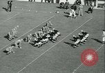 Standbild Notre Dame gegenüber der Carnegie Tech football South Bend Indiana USA, 1936, aus Sekunde 48 historischem Filmmaterial Videoclip 65675022420