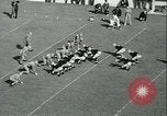 Standbild Notre Dame gegenüber der Carnegie Tech football South Bend Indiana USA, 1936, aus Sekunde 52 historischem Filmmaterial Videoclip 65675022420