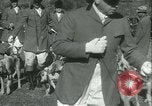 Standbild Segen der Hounds öffnet fallen Fox Hunt Lexington Kentucky USA, 1934, aus Sekunde 15 historischem Filmmaterial Videoclip 65675022434