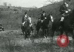 Standbild Segen der Hounds öffnet fallen Fox Hunt Lexington Kentucky USA, 1934, aus Sekunde 56 historischem Filmmaterial Videoclip 65675022434