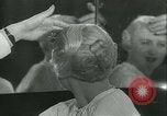 Standbild Hairstylist Fernand Paris Frankreich, 1934, aus Sekunde 37 historischem Filmmaterial Videoclip 65675022435